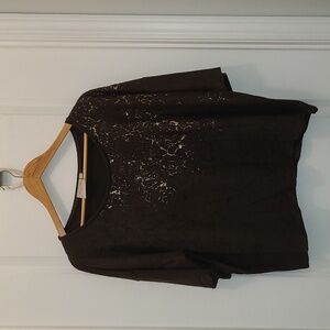 Dantelle Brown Short Sleeve Top with Gold Decal.